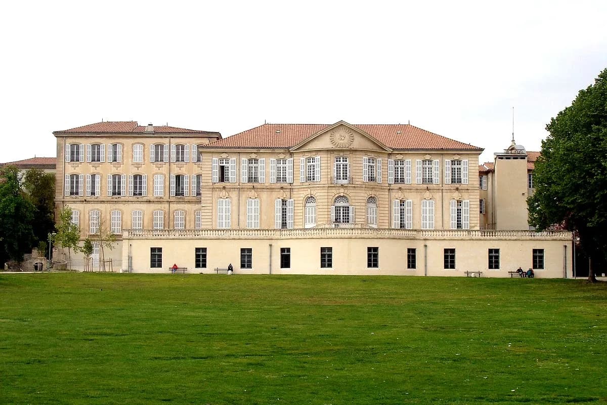 La façade de la Bastide Saint-Joseph, mairie des 13e et 14e arrondissements de Marseille